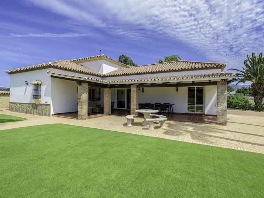 Vila Alcam El Cortijo Estepona Exteriér fotografie